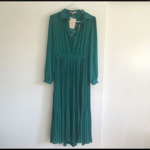 Young Essence green dress lace back. Size S. NWT